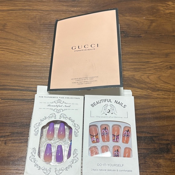 Gucci Foundation Sample and Two Sets of Press on Nails One Halloween - Picture 1 of 9